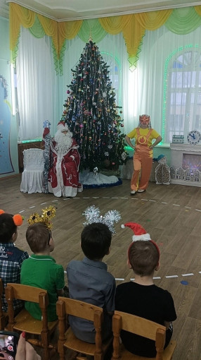 Новогодние утренники в детском саду.